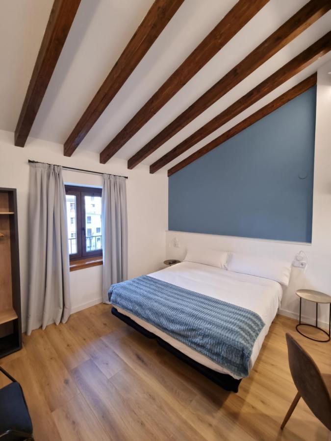 Hostal La Rua エステーリャ エクステリア 写真